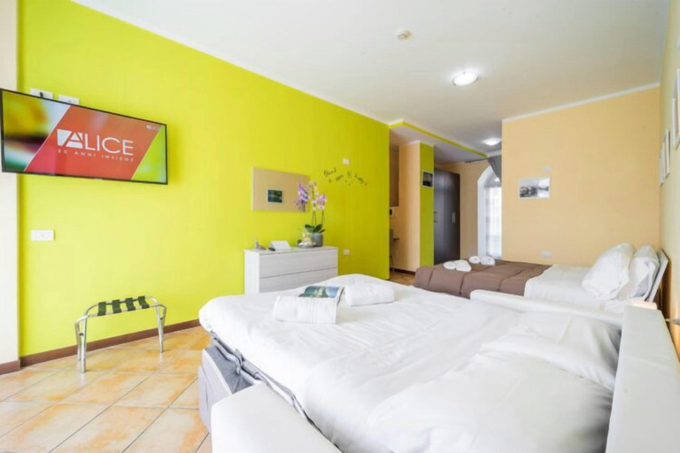 Bedroom 2, BlueLake Inn, Lecco