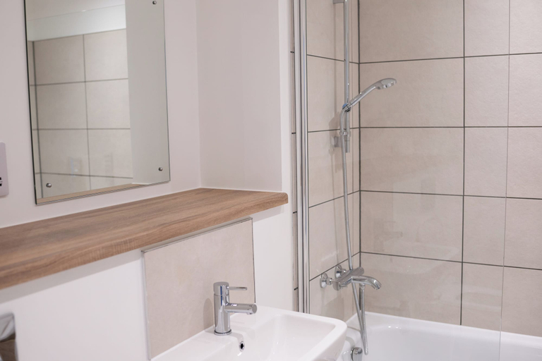 Bathroom 5, Salford apartment near trafford park, Salford