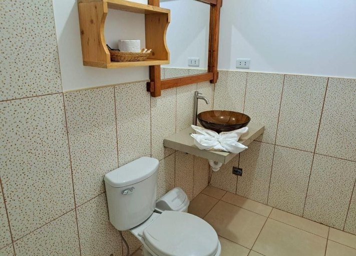 Bathroom 2, Fundo Hassinger Oxapampa, Oxapampa