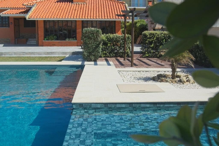 Pool 4, OLA Guesthouse, Ovar