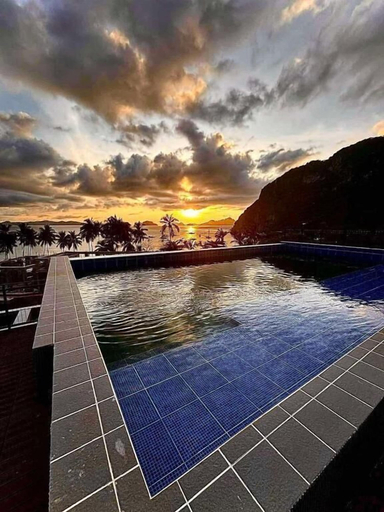 Pool 3, Maya Hostel, El Nido