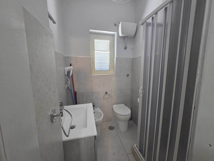 Bathroom 3, 40parallelo, Caserta