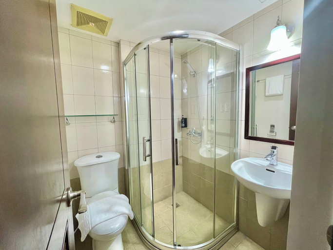 Bathroom 4, CEO Flats, Makati City