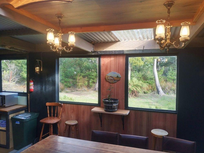 Food & Drinks, Zeehan Bush Camp, West Coast