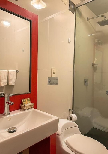 Bathroom 5, Wakapunku Boutique B&B, Cusco