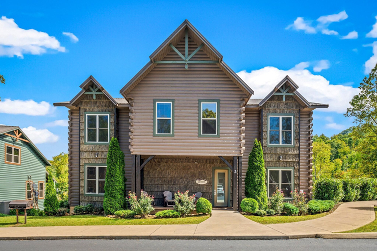 Exterior & Views 2, The Majestic Pine Retreat, Sevier