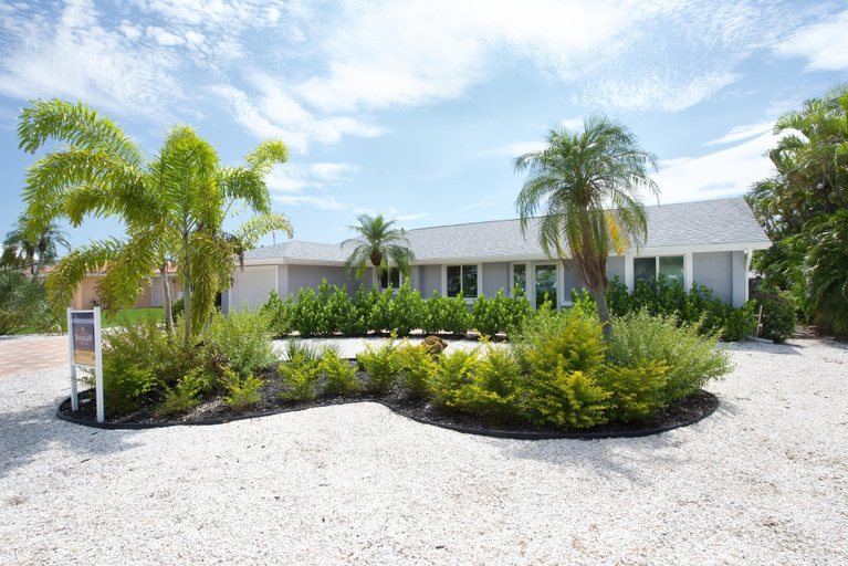 Exterior & Views 2, Palmview Paradise, Lee