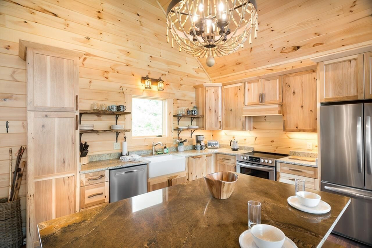 Private kitchen 3, Southern Skies, Sevier