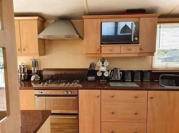 Private kitchen 2, 2 Bed - Sleeps 6 - Lake View - Beach Access - Pets, Lincolnshire
