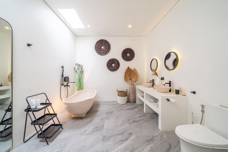 Bathroom 5, White Manta Villa, Badung