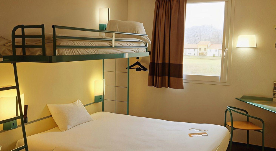 Bedroom 2, B&B HOTEL Clermont-Ferrand Gerzat, Puy-de-Dôme