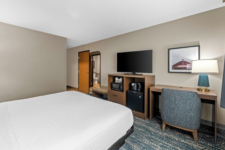 Bedroom 3, Super 8 by Wyndham Perham, Otter Tail