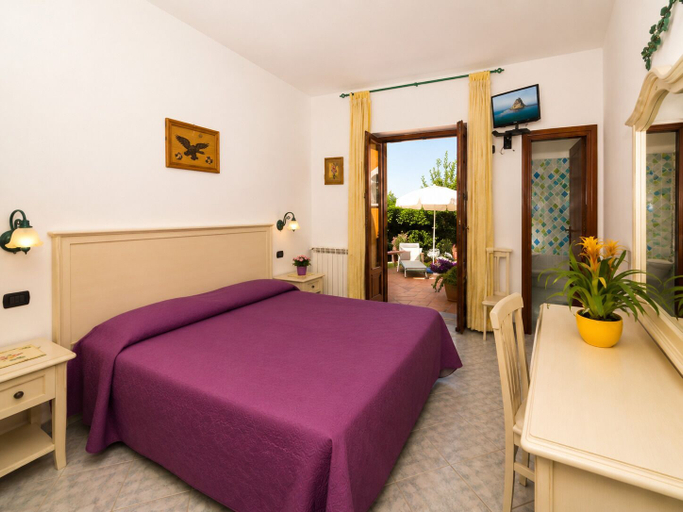 Bedroom 4, Hotel Aragonese Ischia, Napoli
