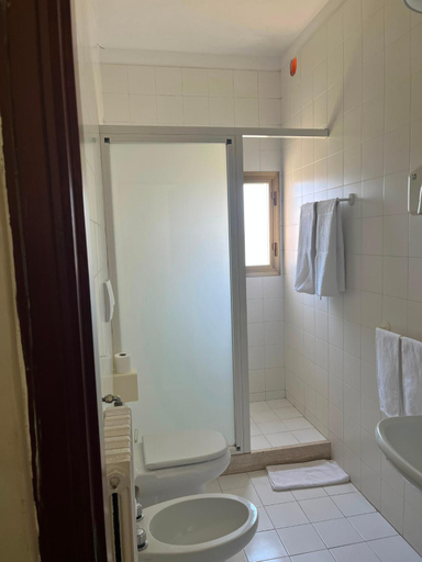 Bathroom 3, Riviera Santo Spirito, Bari