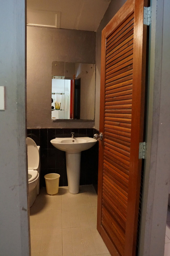 Bathroom 4, Sino @ThungSong, Thung Song