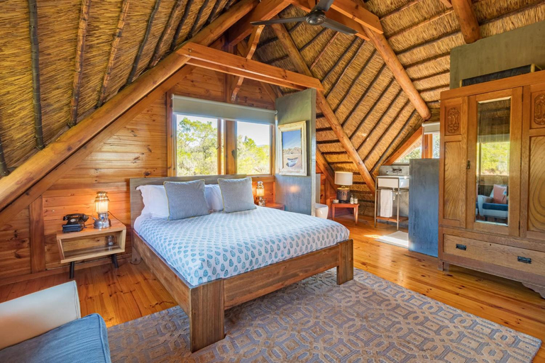 Bedroom, Mountain Cabin private hot tub and swimming pool, Cape Winelands
