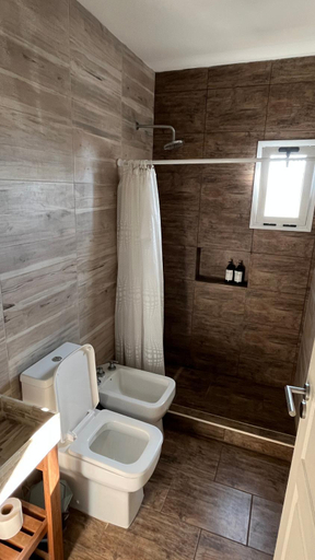 Bathroom 2, Travel Suites Ezeiza- 5 pax- Centro Eze- Shoppings a 8 min, Esteban Echeverría