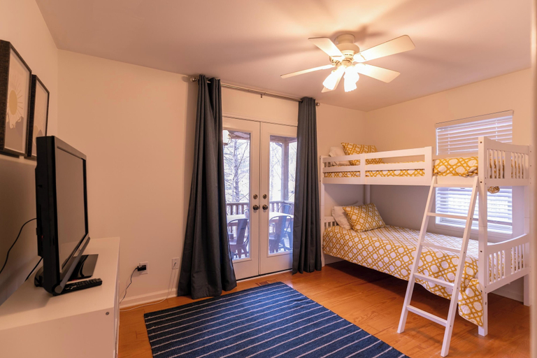 Interior 5, Watauga River Retreat, Watauga