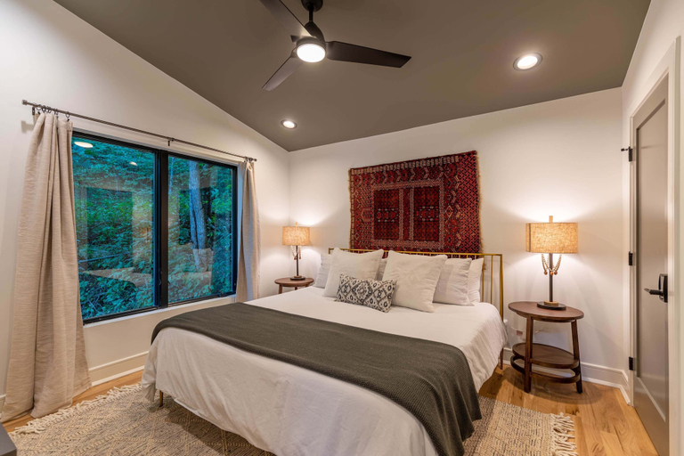 Interior 5, Little Bear Escape - Pet Friendly Luxe Custom Tiny House Hot Tub Between Boone & Banner Elk, Watauga