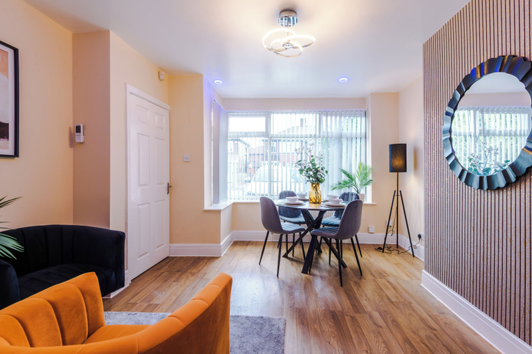 Interior 2, 2 Bed House with Driveway & Workspace, Oldham