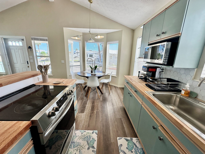 Interior 4, Beachy Keen 2 BR N115, Saint Lucie