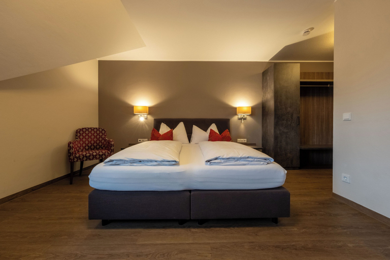Bedroom 4, Hotel Staffler & Schreiners Restaurant, Dachau