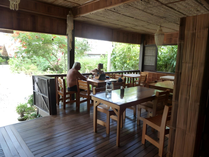 Food & Drinks, Bamboo House Beach Lodge & Restaurant, Abra de Ilog