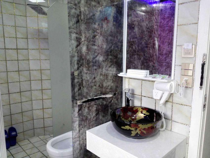 Bathroom, Futing Holiday Hotel, Hangzhou