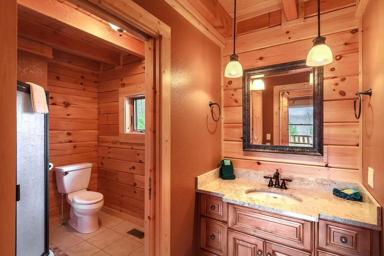 Bathroom 3, Pinnacle View Lodge, Sevier