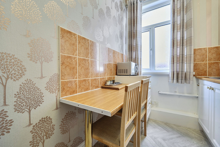 Private kitchen 4, Ground Floor Studio Apartment at Sea-cote, Blackpool