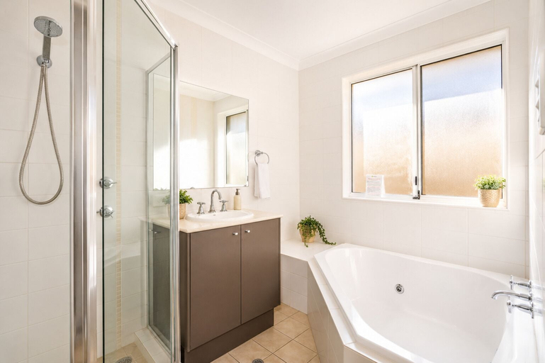Bathroom 4, Ocean Blue Bungalow, Busselton