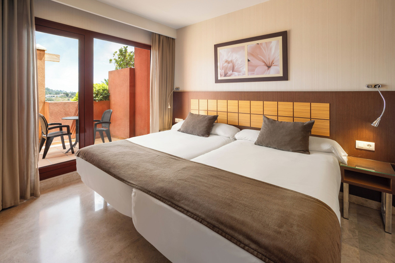 Bedroom 4, Holiday World Resort Affiliated by Meliá, Málaga