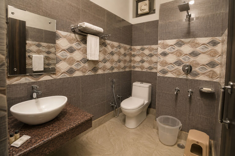 Bathroom, Hotel KS International (50 meters from Railway Station), Reasi