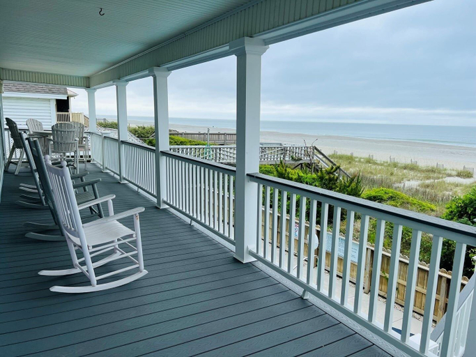 Property grounds 5, Beach Time 5 Bedroom Home by RedAwning, Brunswick