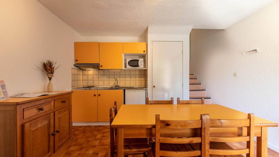 Dining 5, Spacious Apartment for 5-persons, Alpes-Maritimes