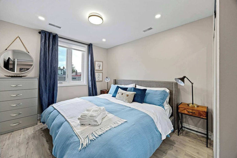 Interior 2, Stylish Modern Family Suite With Patio, Toronto