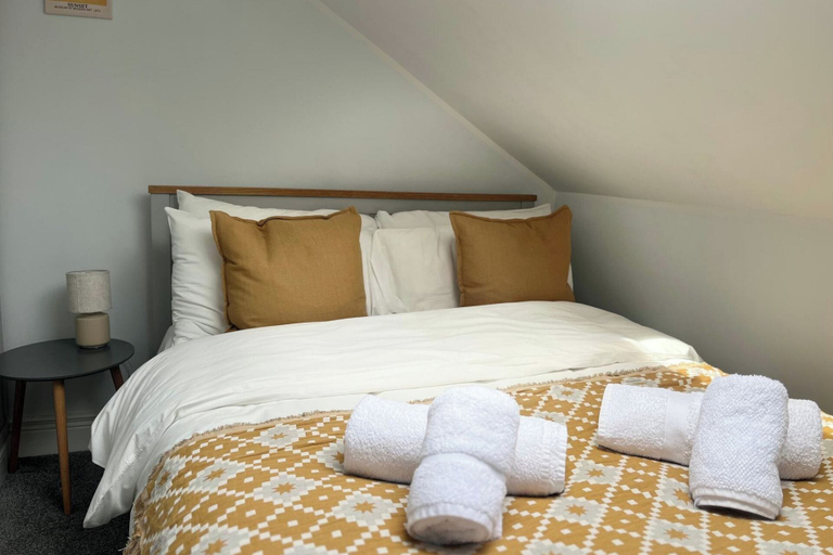 Room 4, 2 Bed Apartment Sleeps 4 - Free Parking, Belfast