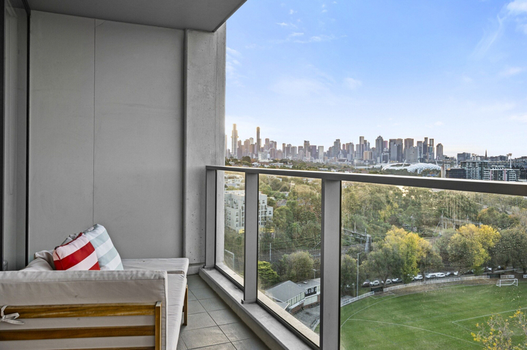 Balcony 5, Poolside 2-Bed Apartment in South Yarra, Melbourne