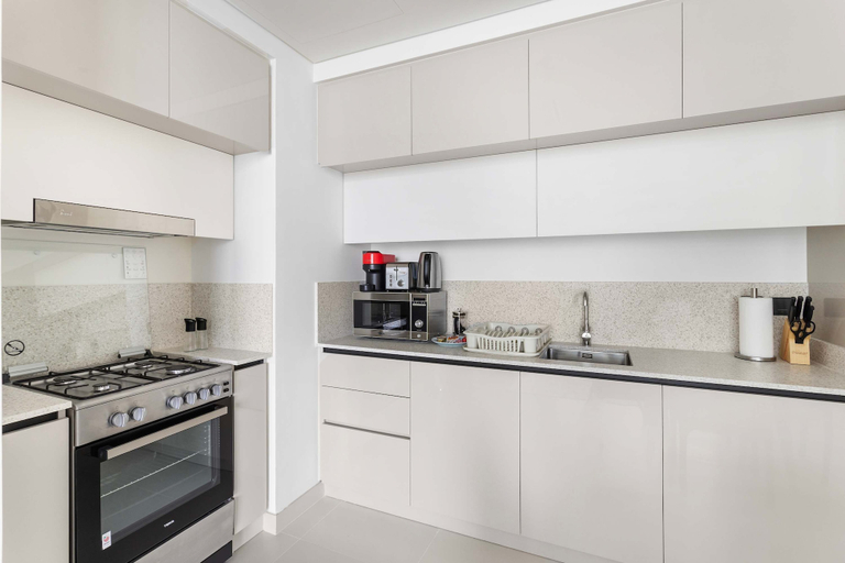 Room 5, Silkhaus 1bdr Marina View Marina Vista, Dubai