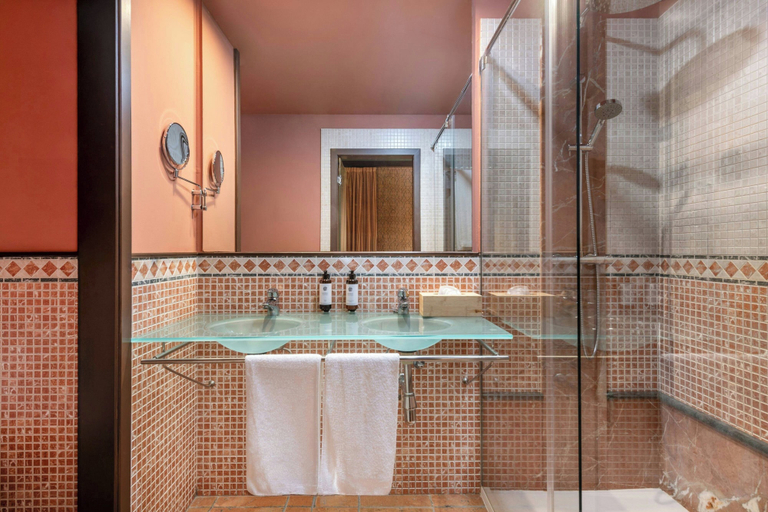 Bathroom 5, Hotel Palacio del Carmen, Autograph Collection, A Coruña