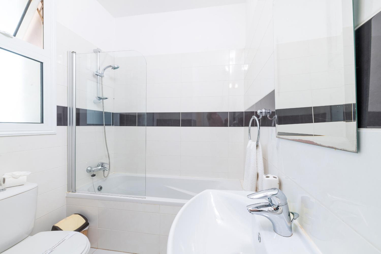 Bathroom 3, Villa Avra 84