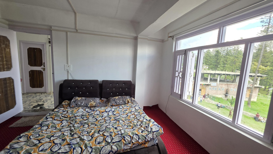 Interior 2, Khen Pahar Restaurant and Stay Inn Hotel, Shupiyan