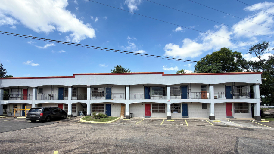 Exterior & Views 1, Studio 6 Suites Belton, TX, Bell
