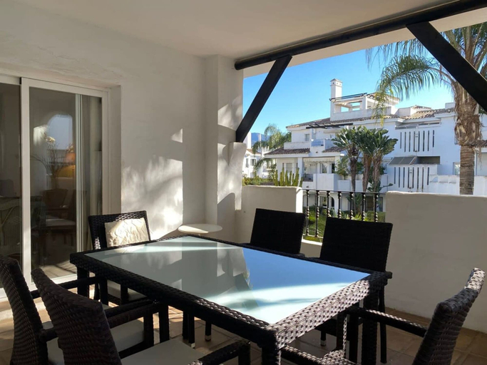 Room 5, 2 Bedroom With Pool View F-7, Málaga