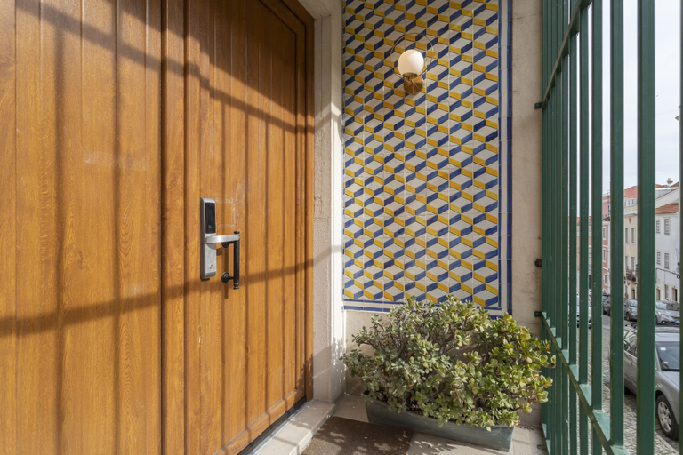 Room 4, Lapa Diplomatic Flat 1 4 by Feel Lisboa, Lisbon