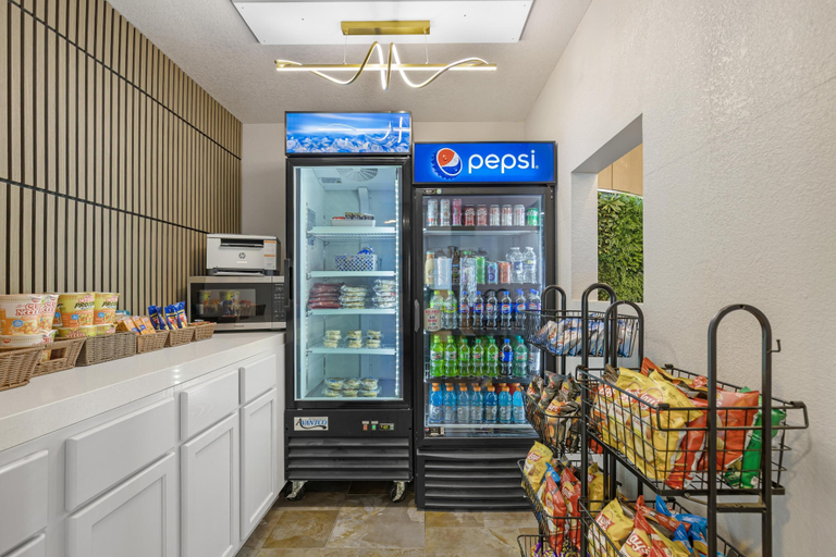 Food & Drinks 5, Best Western Plus Altoona Inn, Polk