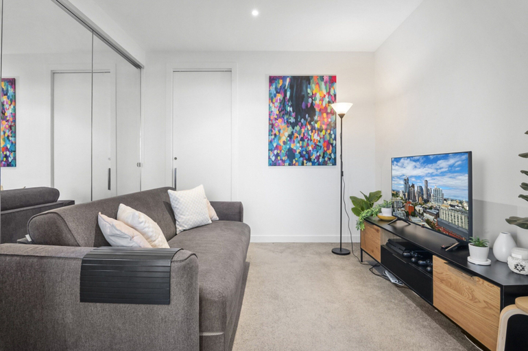 Living room 4, Poolside 2-Bed Apartment in South Yarra, Melbourne