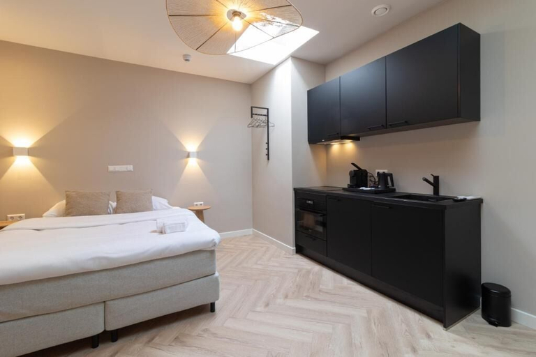 Bedroom 2, SAYŌ Boutique Hotel, The Hague