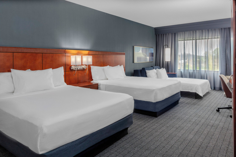 Bedroom 4, Courtyard by Marriott Pittsburgh Greensburg, Westmoreland