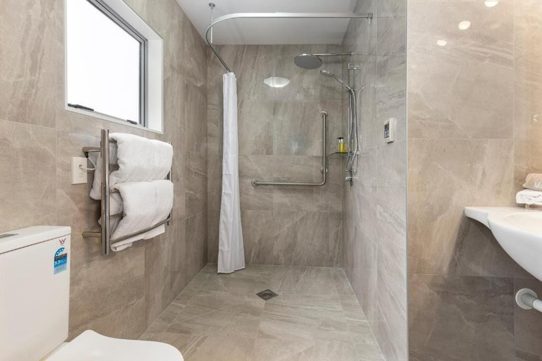 Bathroom 4, Two Tree Motel & Lodge, Marlborough